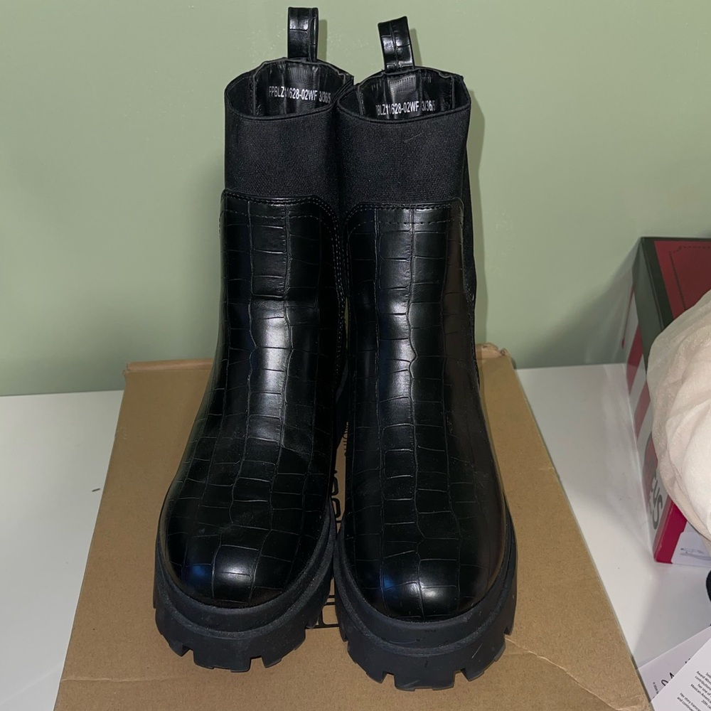 Boohoo Crocodile Chelsea Boots